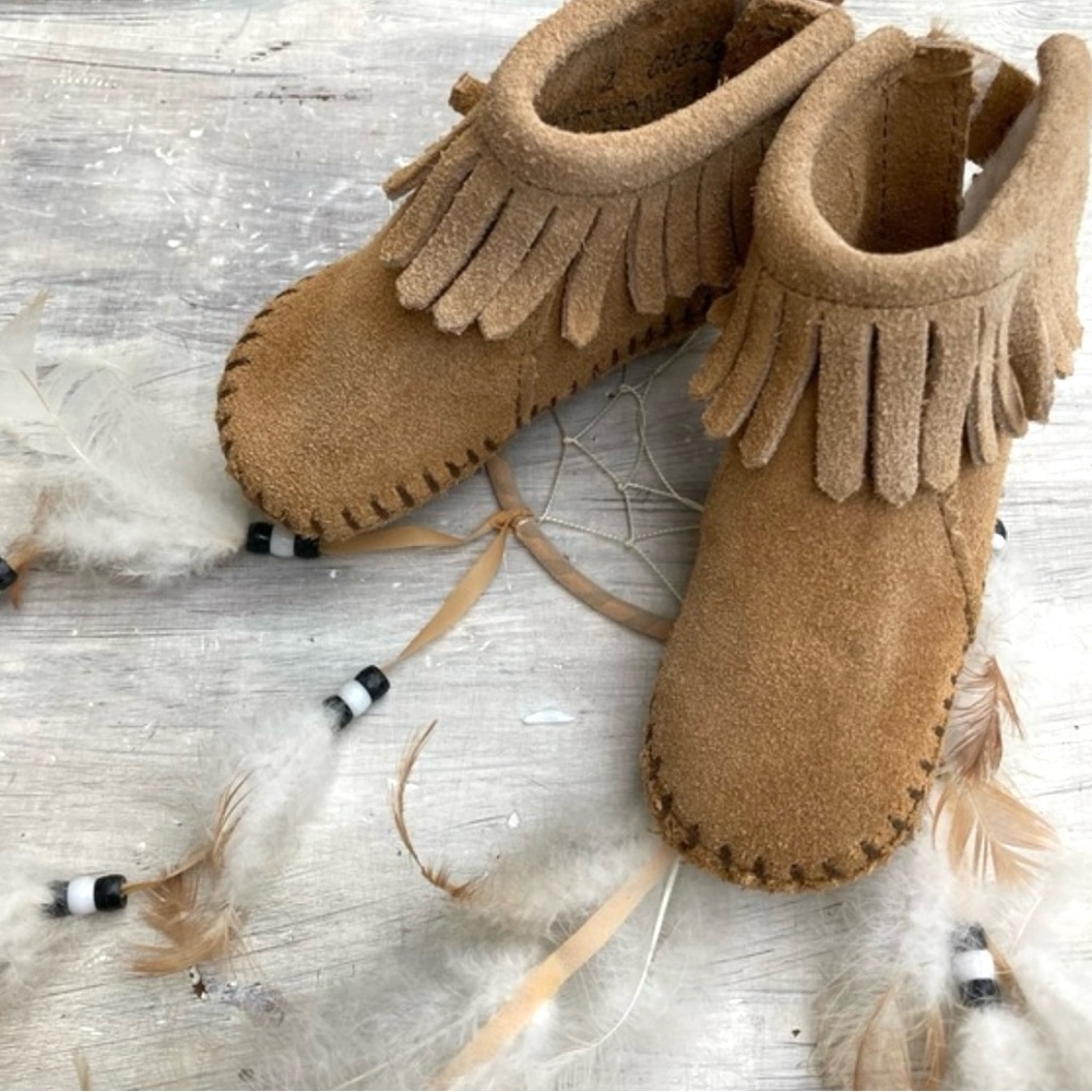 Minnetonka Moccasins size 2
